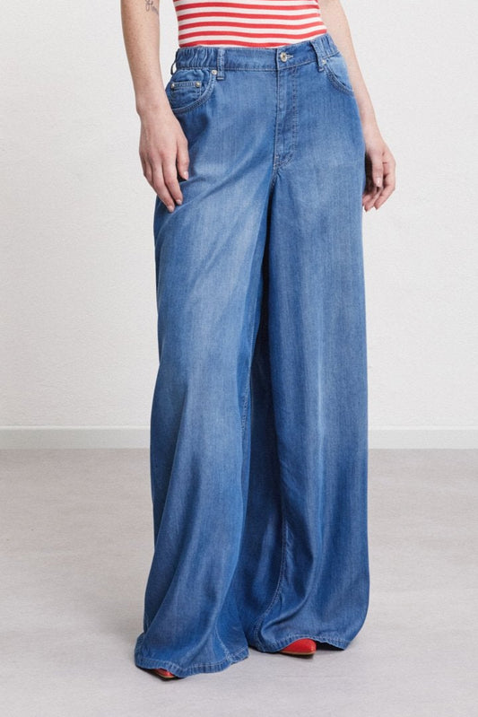 Jeans a gamba larga